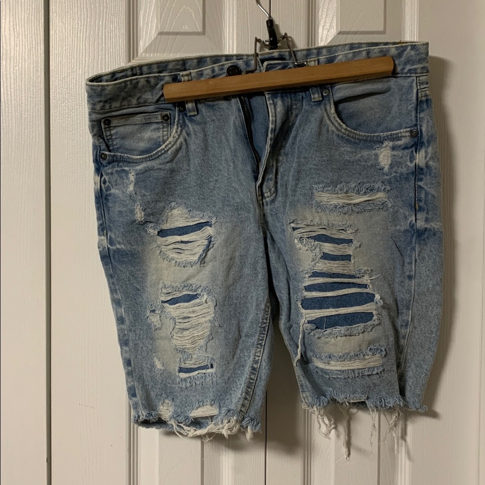 Distressed Denim Slim Cut-Off Shorts